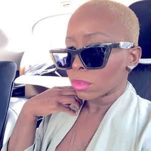 Meet your Posher, Simone